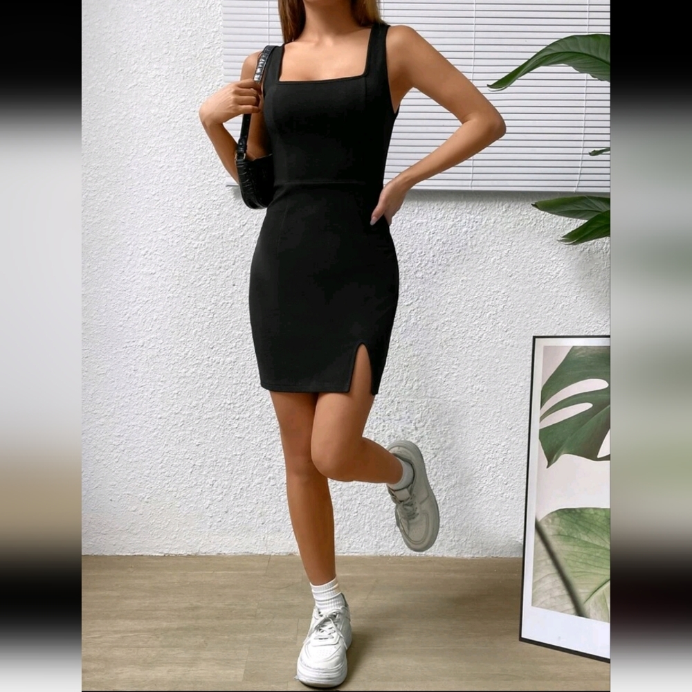 Black Solid Split Hem Bodycon Mini Dress | Size Large